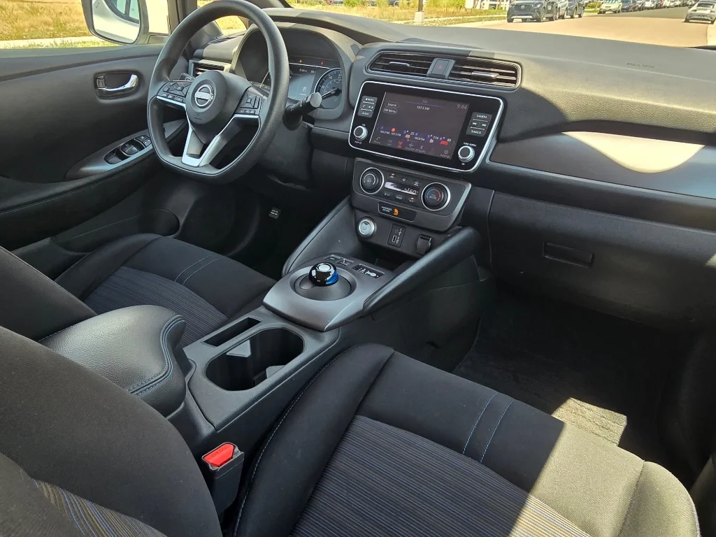 Used 2023 Glacier White Nissan S image 26