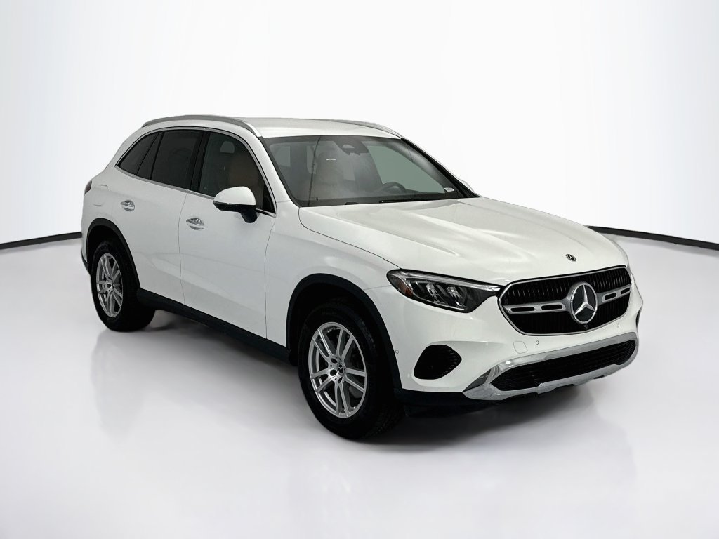 Certified Used 2026 Polar White Mercedes-Benz GLC 300 image 3