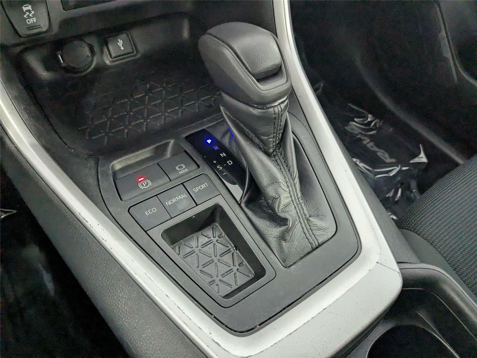 Used 2020 Magnetic Gray Metallic Toyota LE image 25