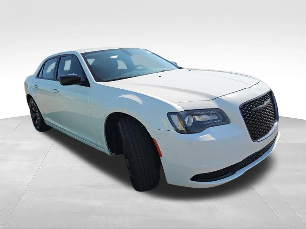 Used 2023 White Chrysler Touring image 2