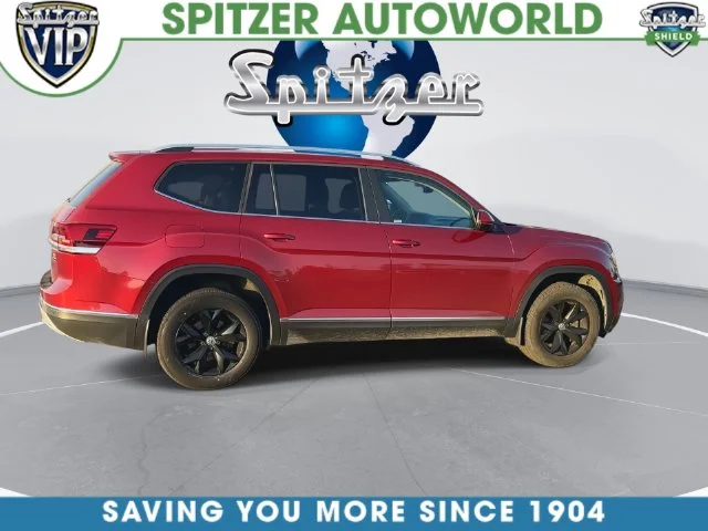 Used 2018 Red Volkswagen SEL image 16