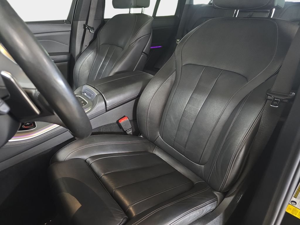 Used 2021 Black Sapphire Metallic BMW sDrive40i image 17