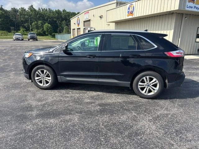 Used 2019 Black Metallic Ford SEL image 6