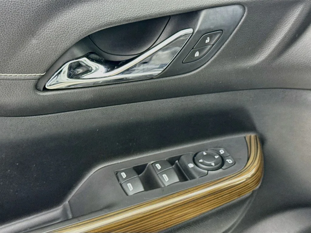 Used 2019 White GMC SLE-1 image 21