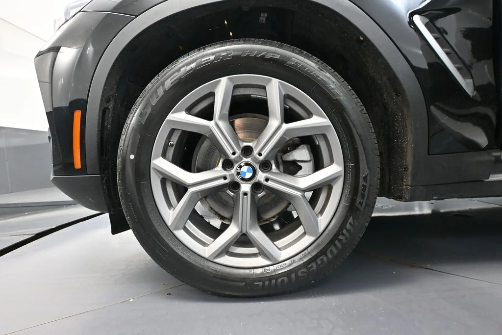 Used 2023 Black BMW xDrive30i image 17