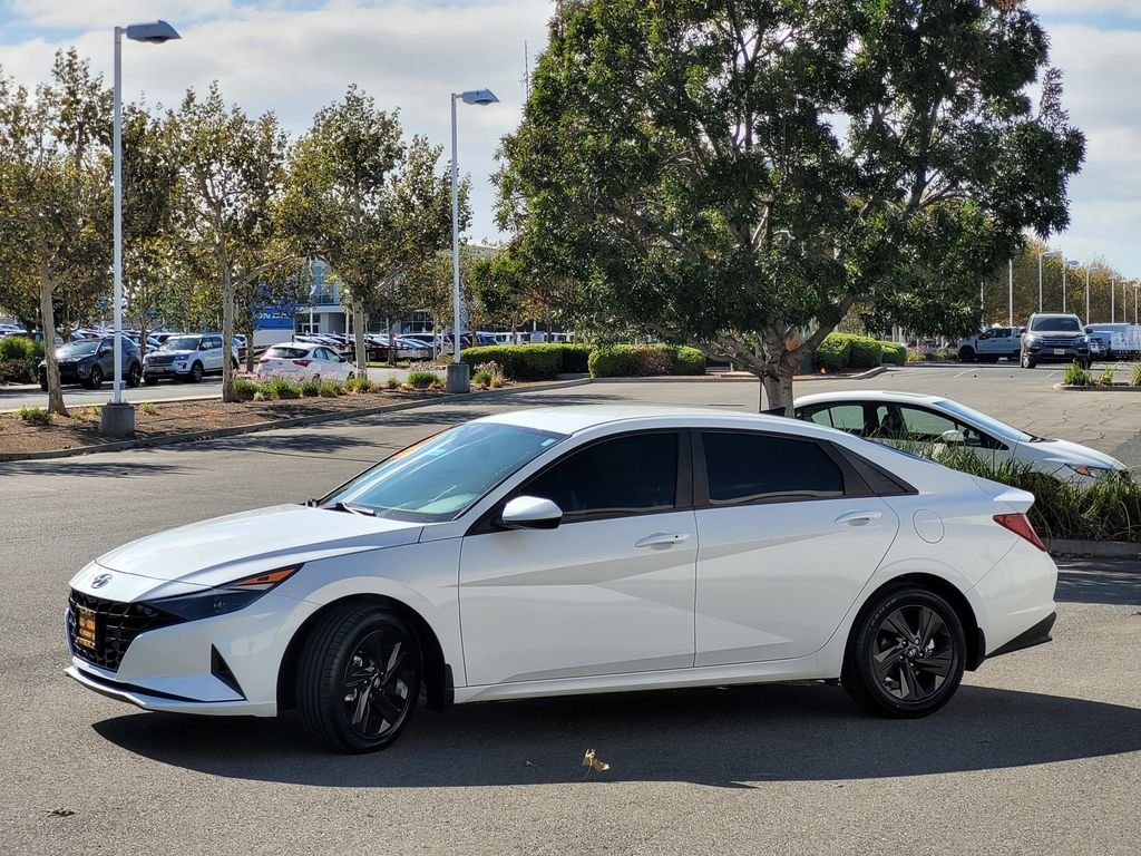 Used 2023 Gray Hyundai SEL image 7