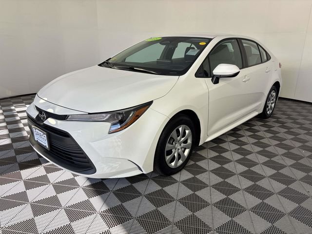 Used 2025 White Toyota LE image 4
