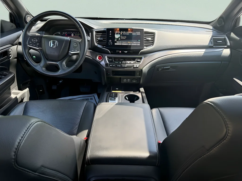 2025 Honda Passport EX-L - Photo 14