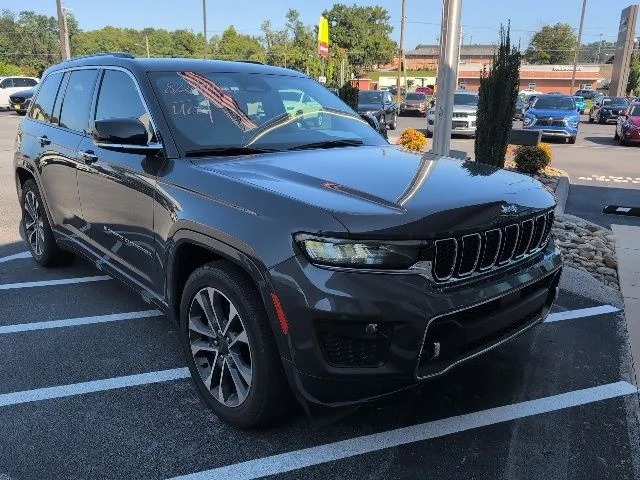 Used 2023 Gray Jeep Overland image 1