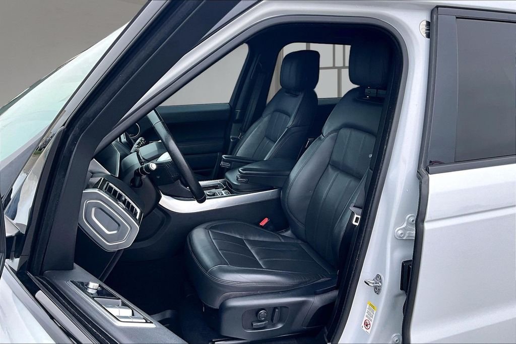 Used 2020 White Land Rover HSE image 25