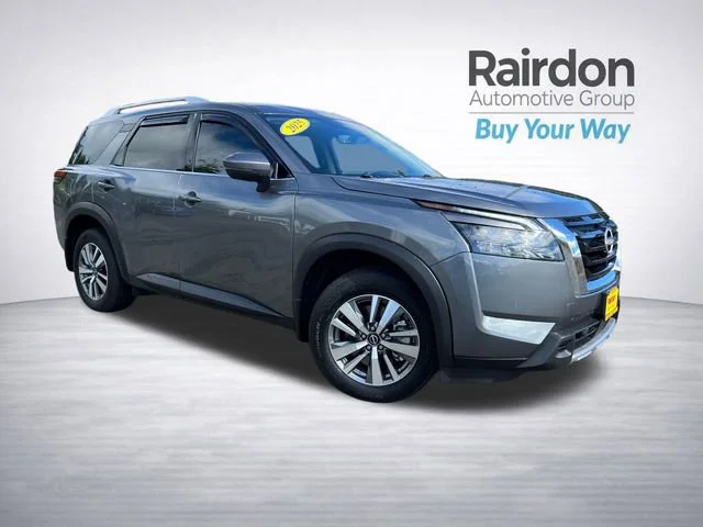 2025 Nissan Pathfinder SL 4WD's photo
