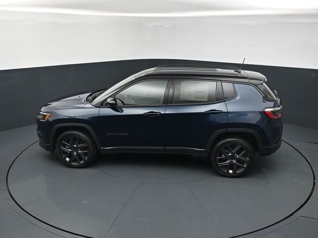 New 2026 Fathom Blue Pearl-Coat Exterior Paint Jeep Limited image 15