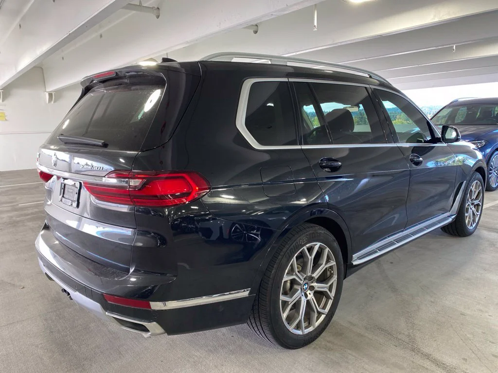 Used 2019 Black Sapphire Metallic BMW xDrive40i image 5