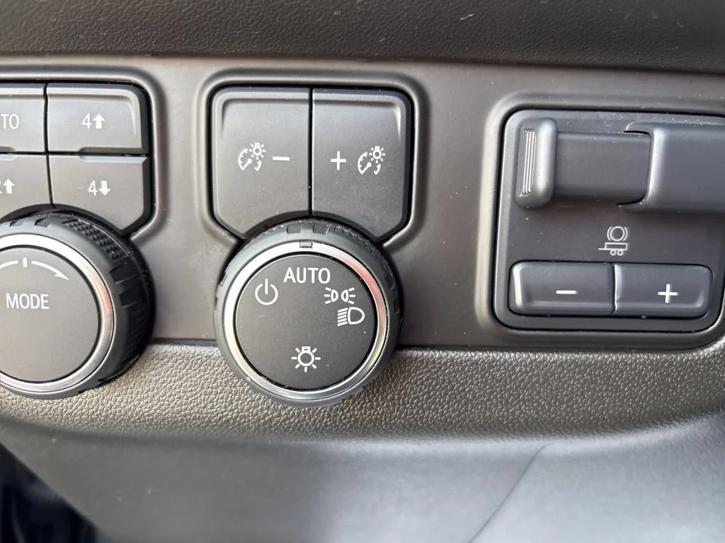 Used 2024 Black Chevrolet High Country image 28