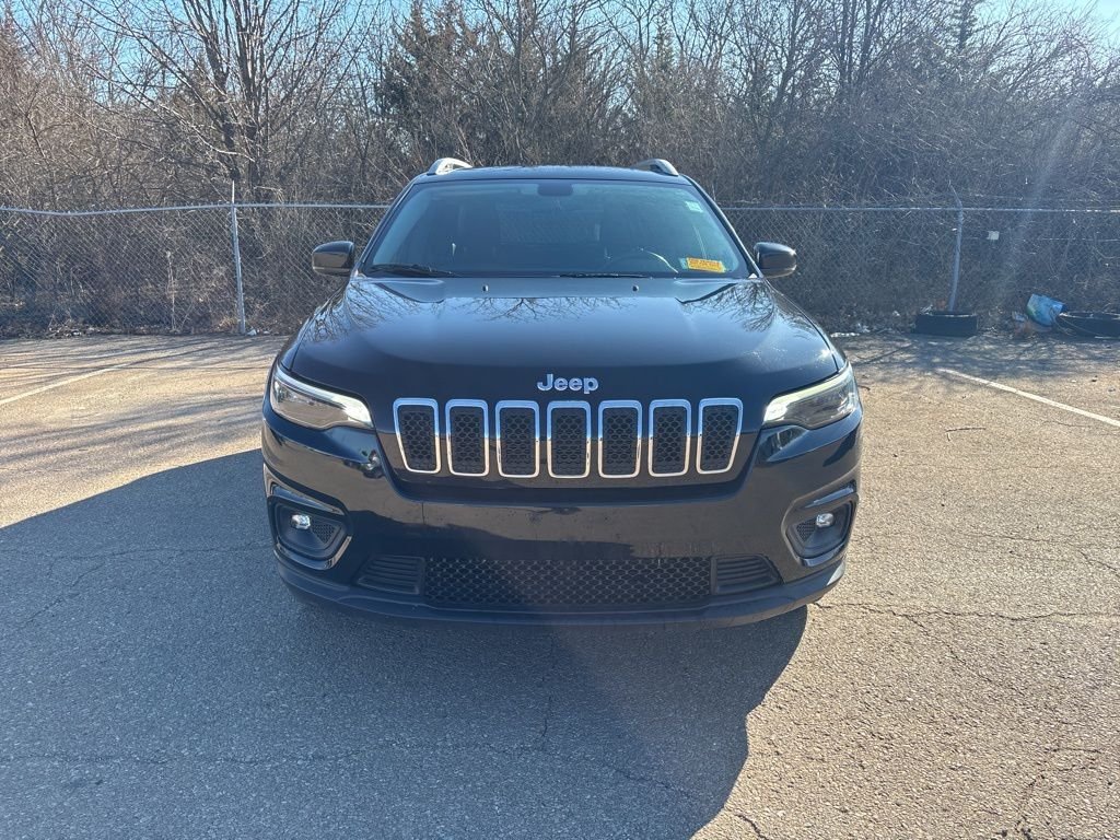 Used 2019 Jeep Cherokee Latitude Plus with VIN 1C4PJMLB0KD374670 for sale in Kansas City