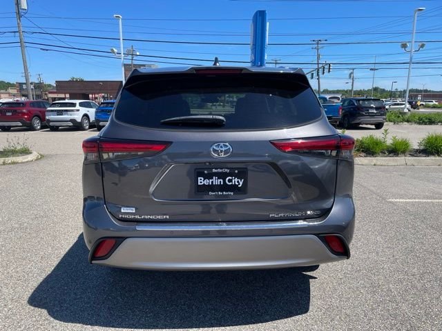 Used 2022 Gray Toyota Platinum image 6