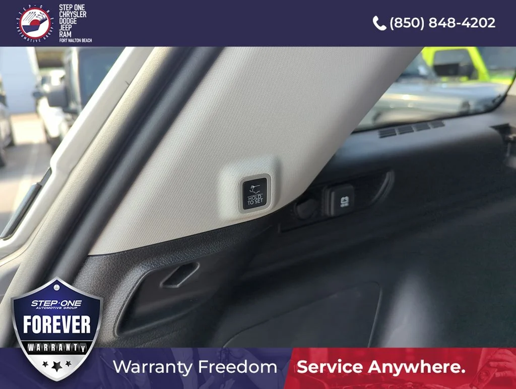 Used 2022 Silver Jeep 4xe image 32