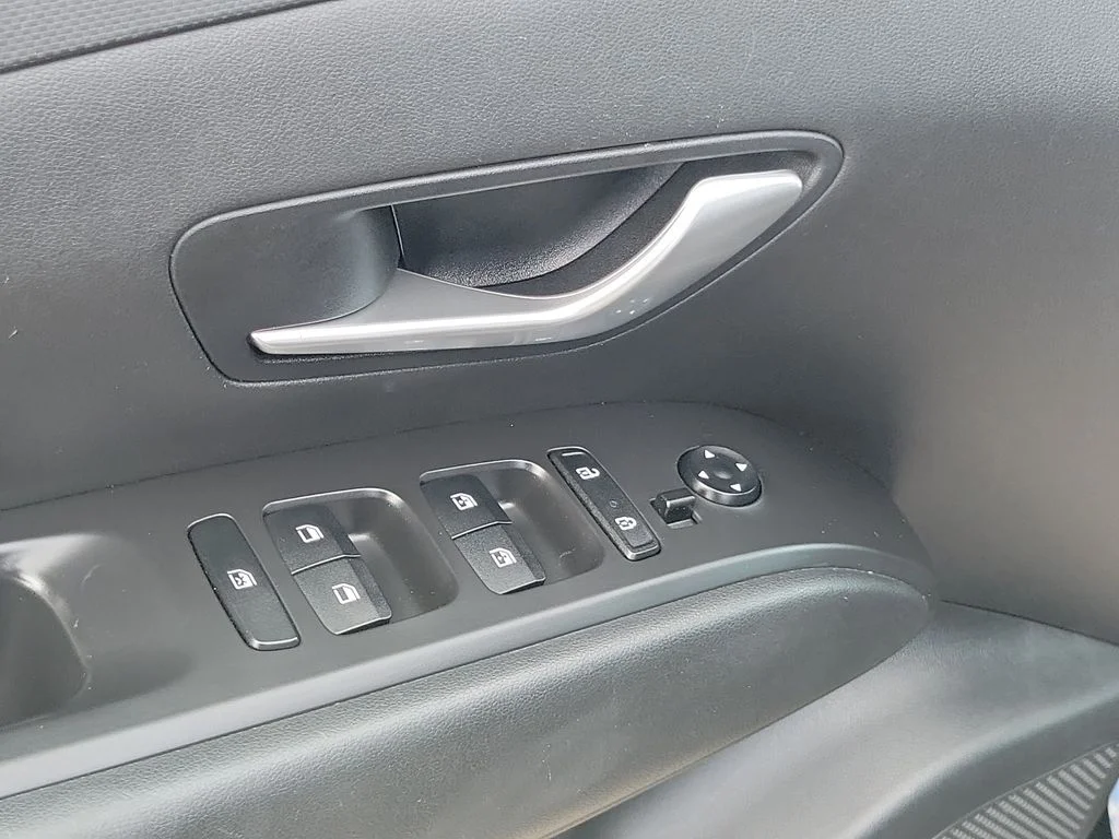 Used 2024 Black Hyundai SEL image 27