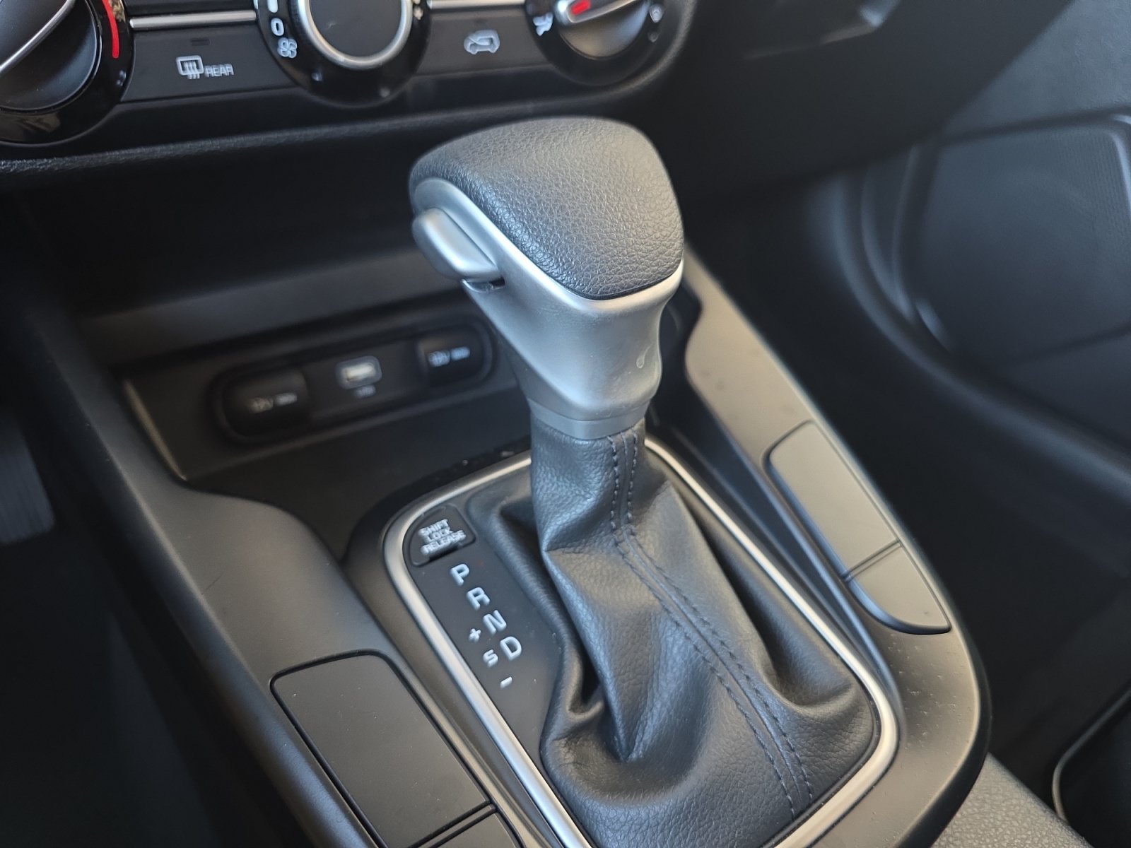 Certified Used 2025 Gravity Gray Kia LX image 20