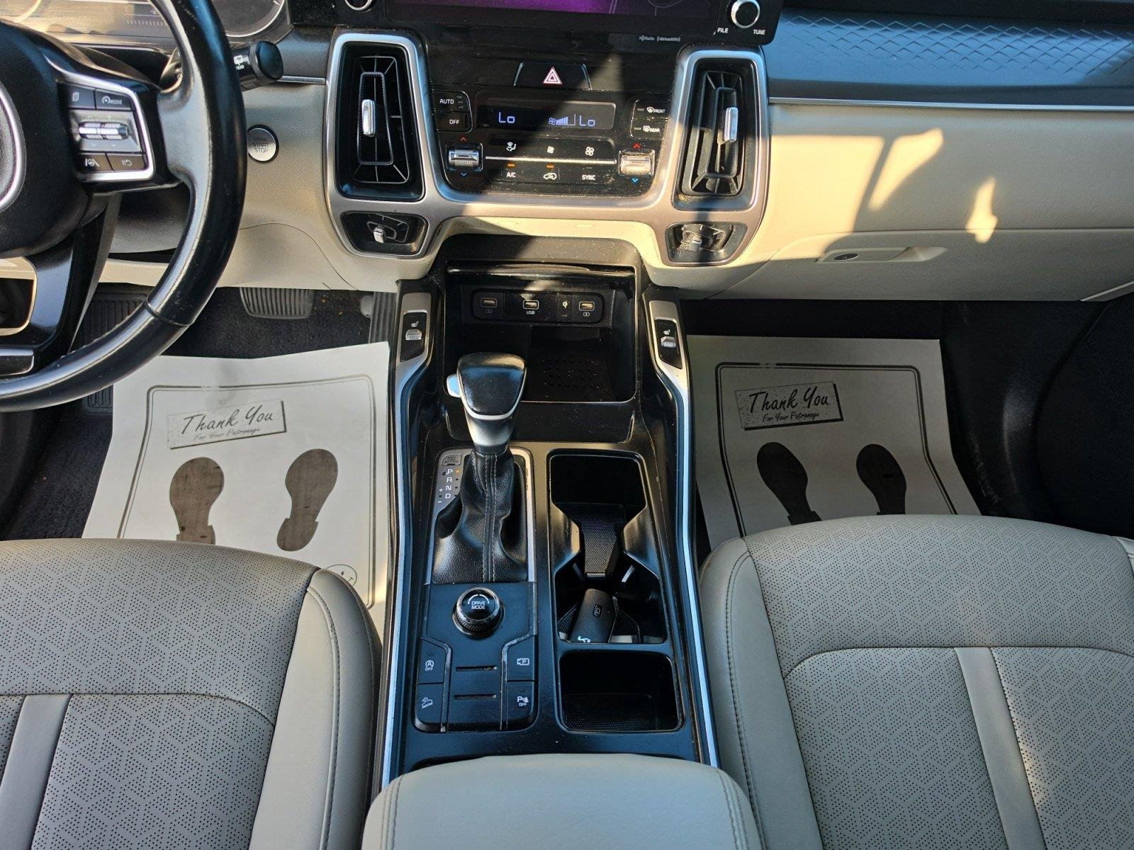 2023 Kia Sorento S - Photo 11