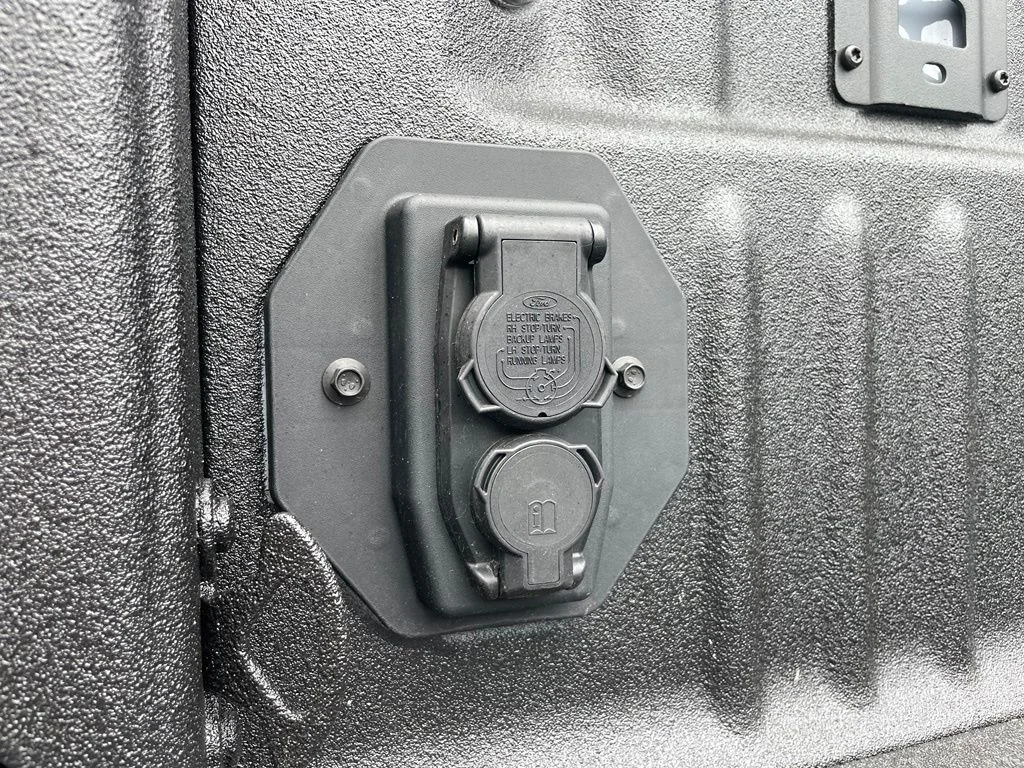 New 2026 Glacier Gray Metallic Tri-Coat Ford F-250® Lariat® image 40