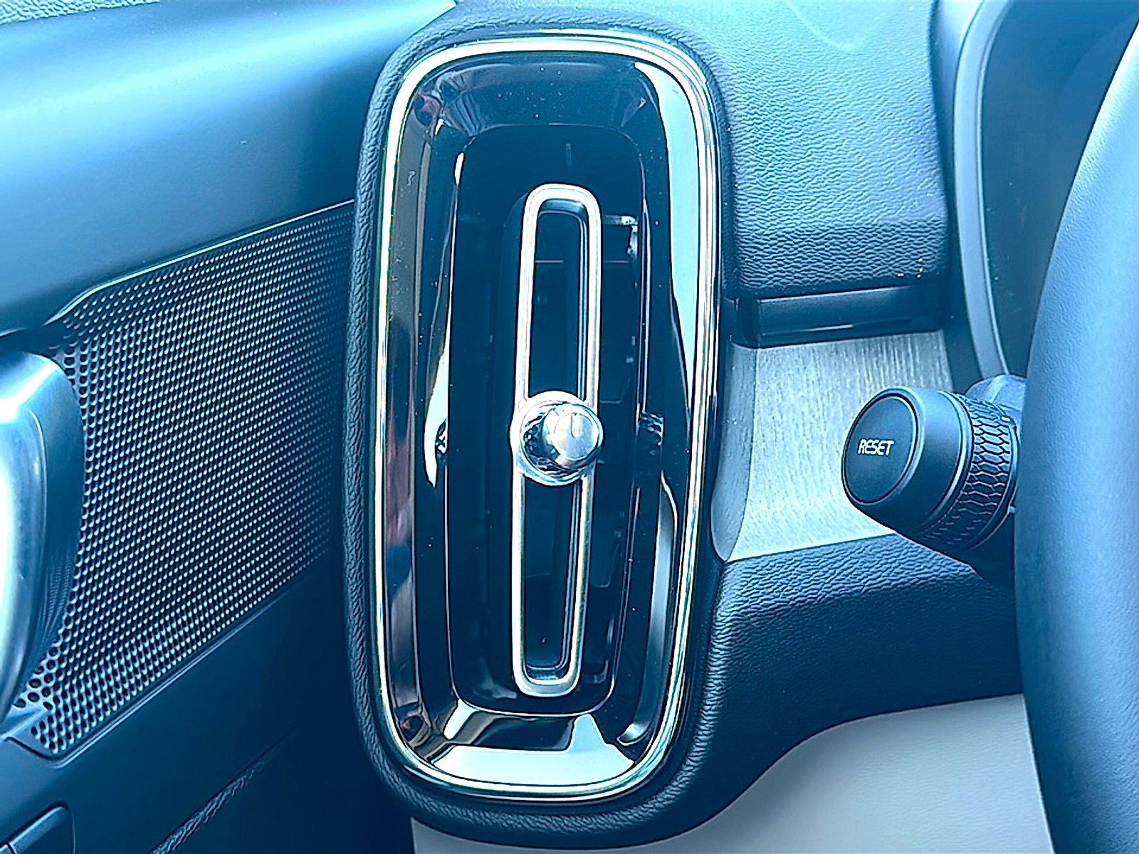 New 2026 Vapour Grey Volvo Plus image 25