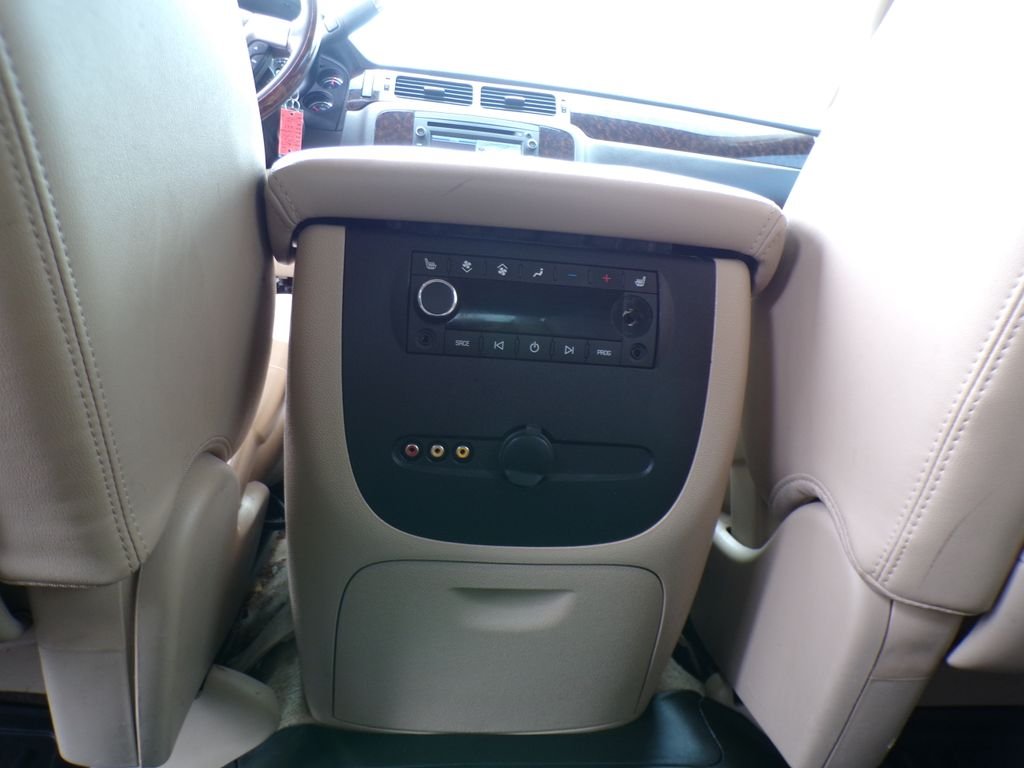 Used 2013 White Diamond Clearcoat GMC Denali image 24