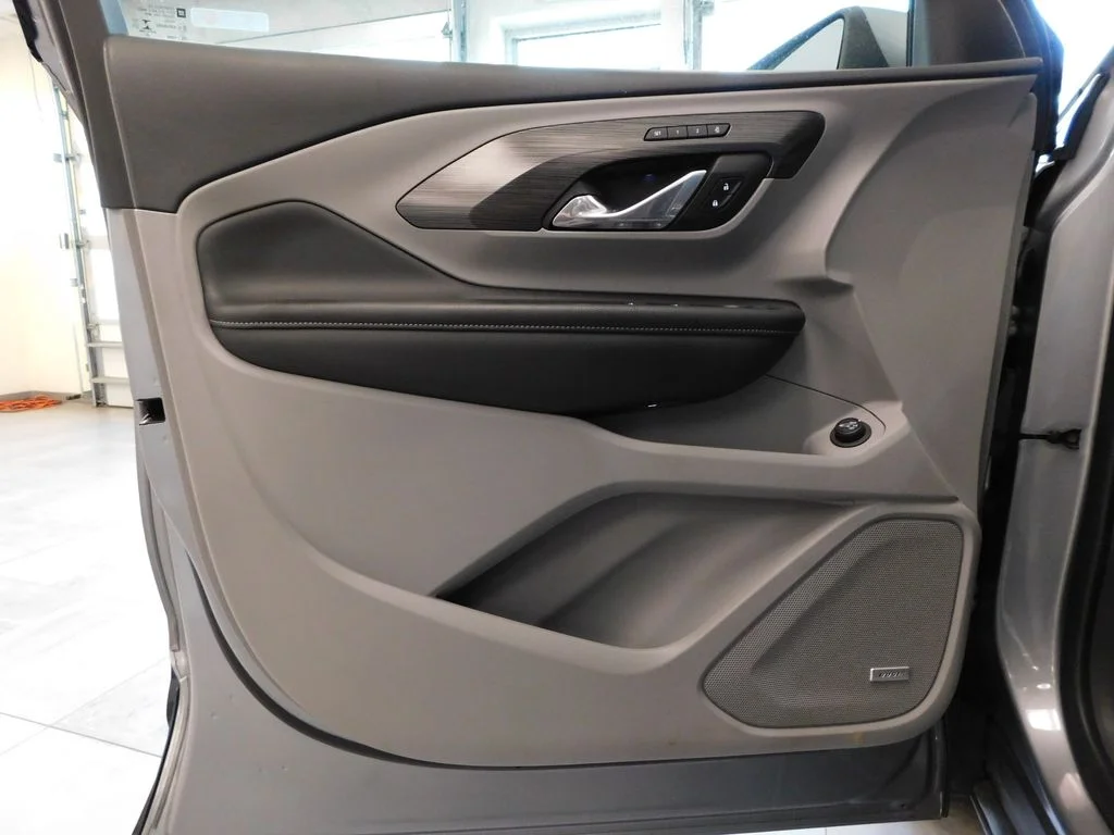 Used 2023 Sterling GMC SLT image 15