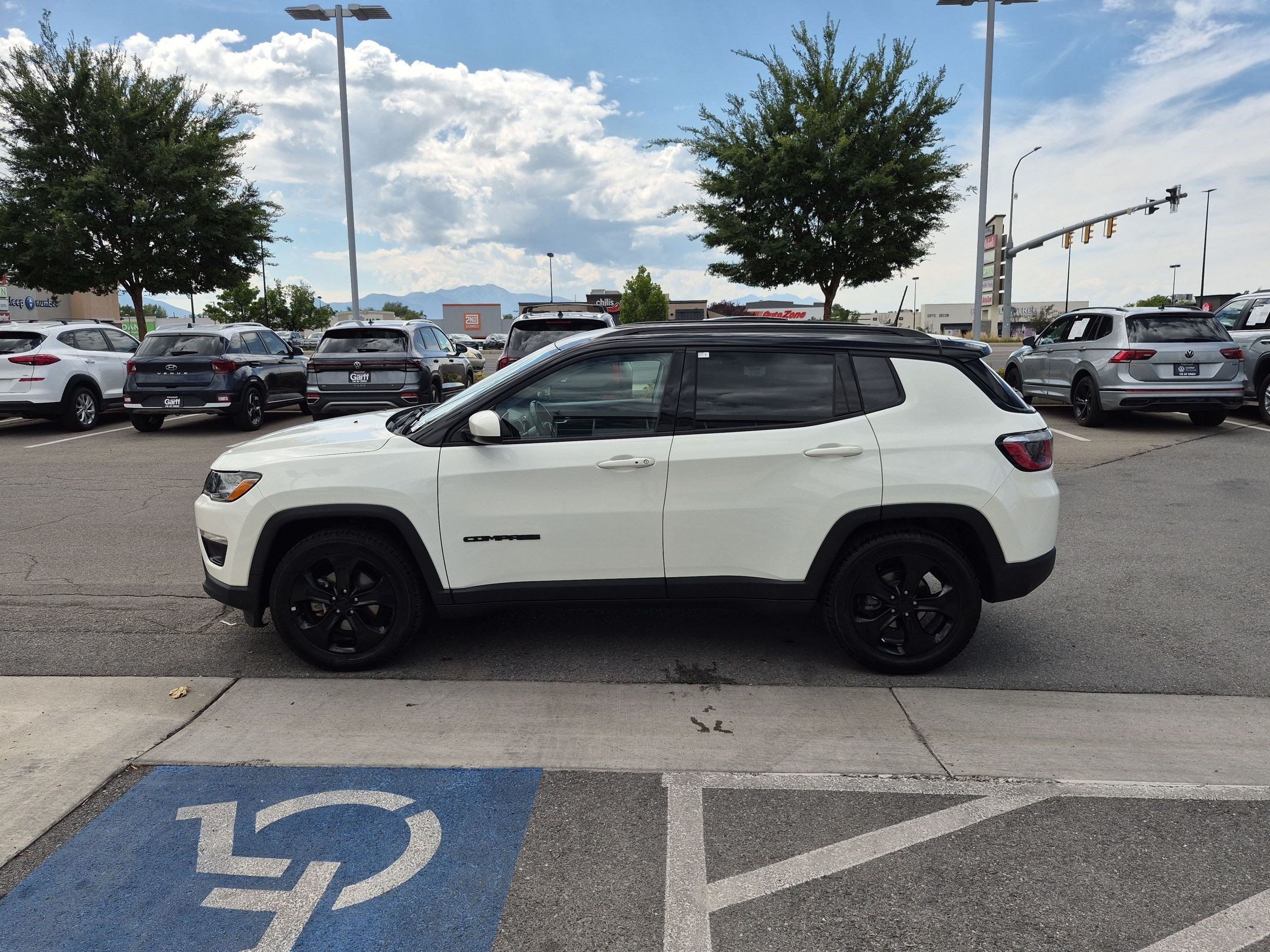 Used 2018 White Clearcoat Jeep Altitude image 6