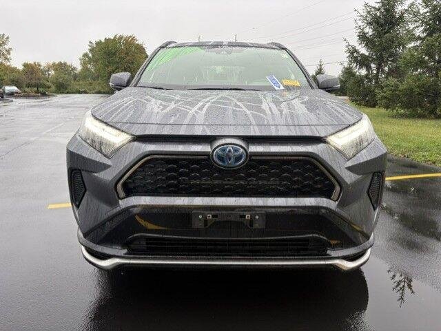 Certified Used 2022 Magnetic Gray Metallic Toyota SE image 4