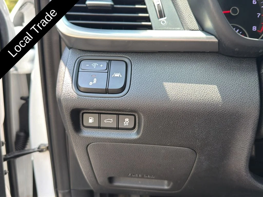 Used 2019 Snow White Pearl Kia LX image 20