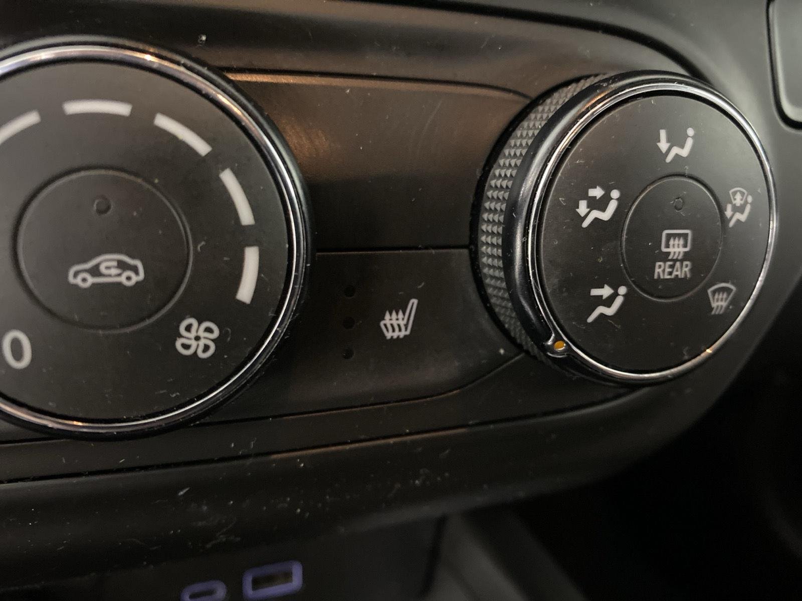 Used 2024 Summit White Chevrolet 1RS image 19