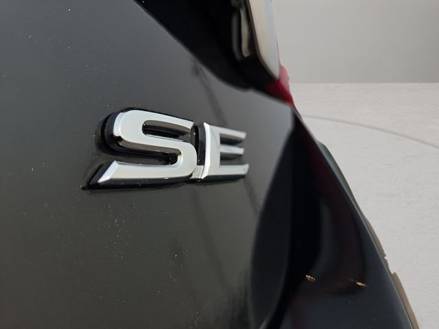 Used 2015 Black Toyota LE image 29