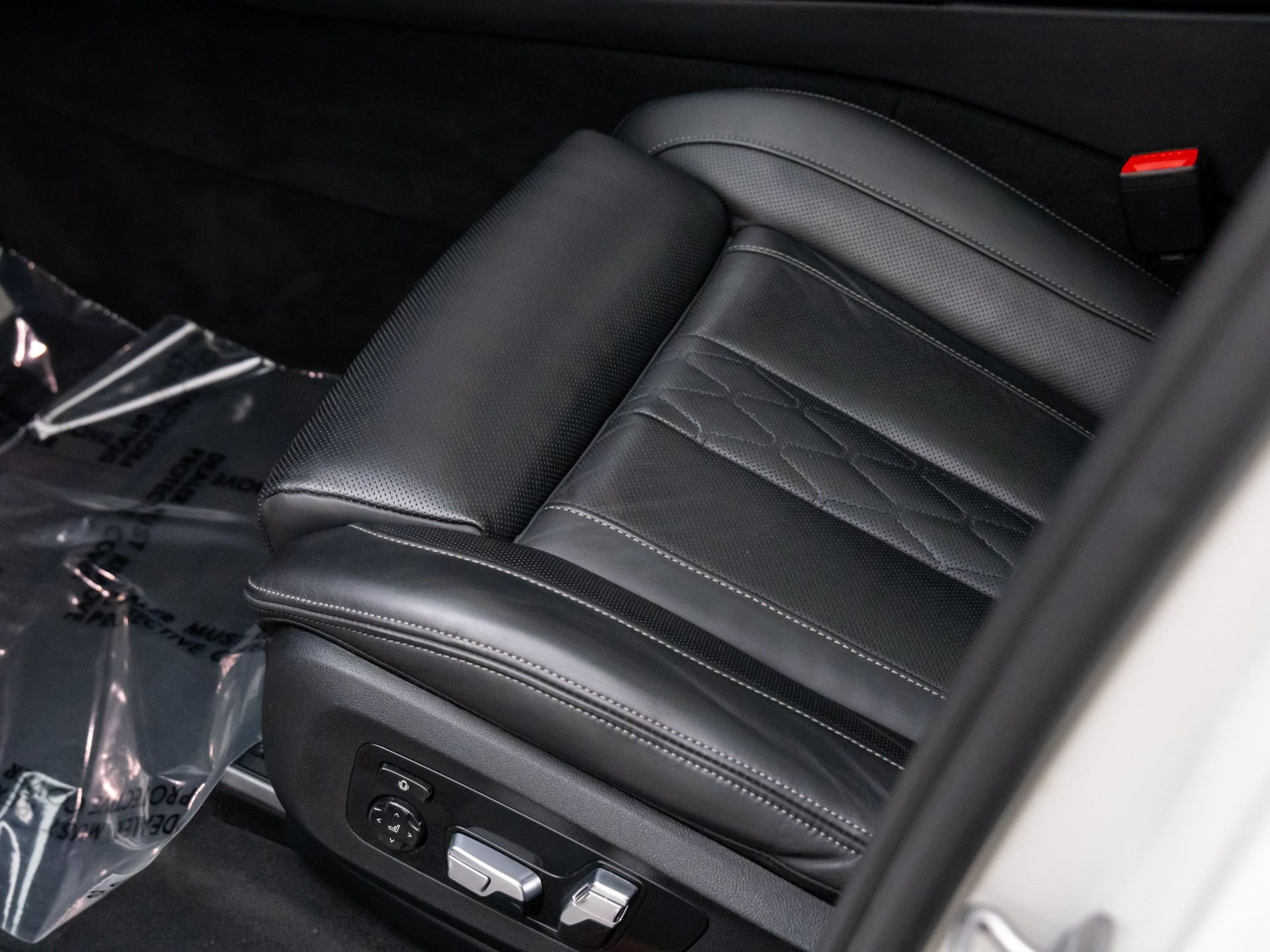 Certified Used 2023 Alpine White BMW M50i image 16