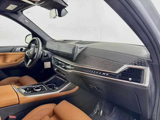 Used 2023 Gray BMW xDrive40i image 31