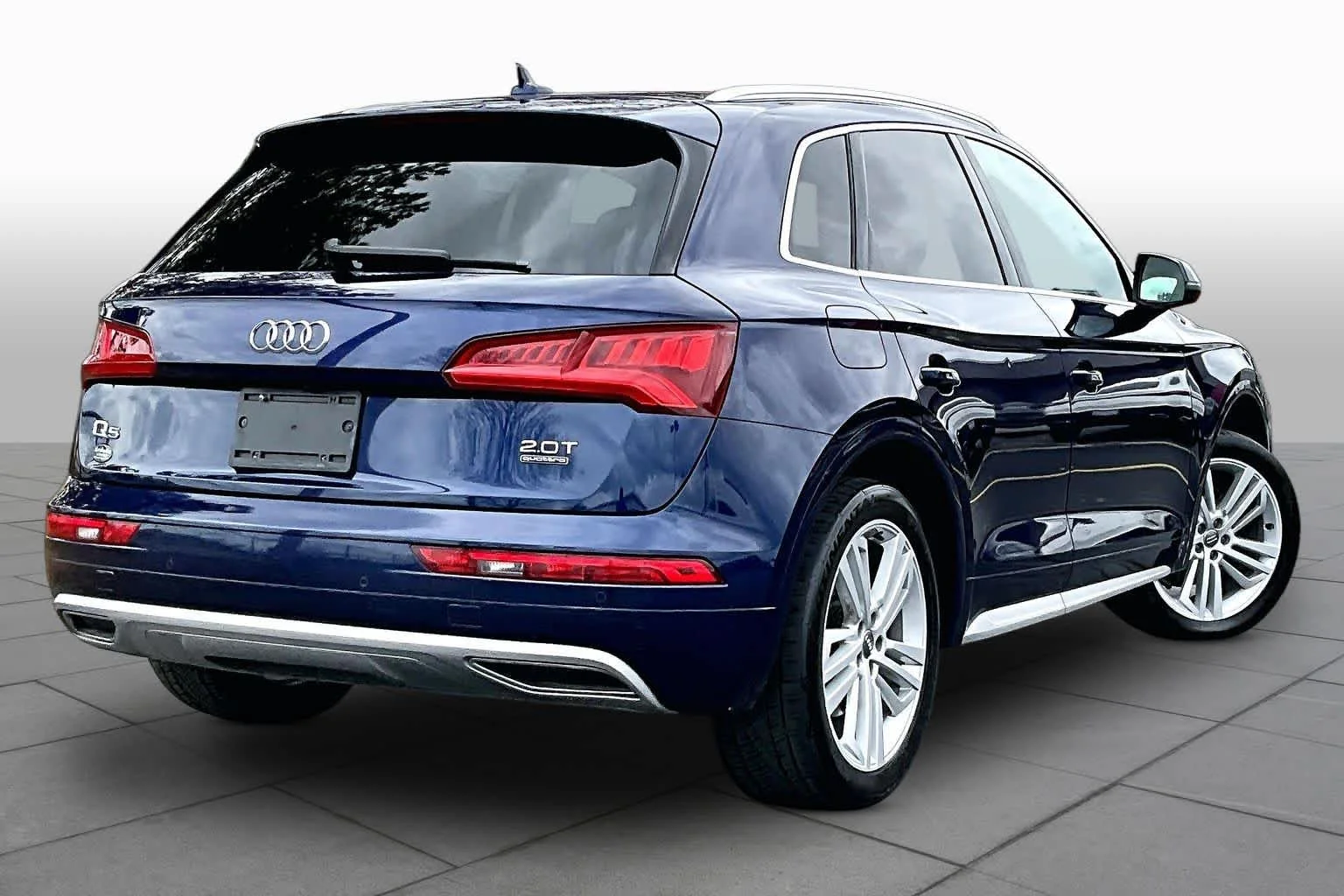 Used 2018 Navarra Blue Metallic Audi Premium Plus image 13