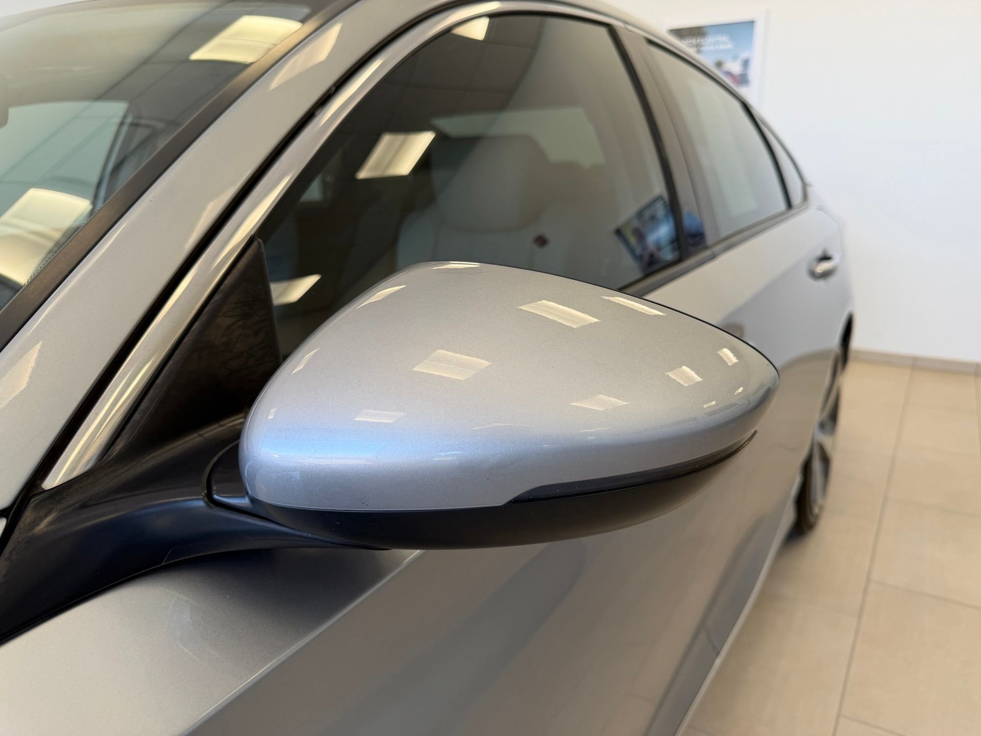 Used 2018 Silver Honda Touring image 17