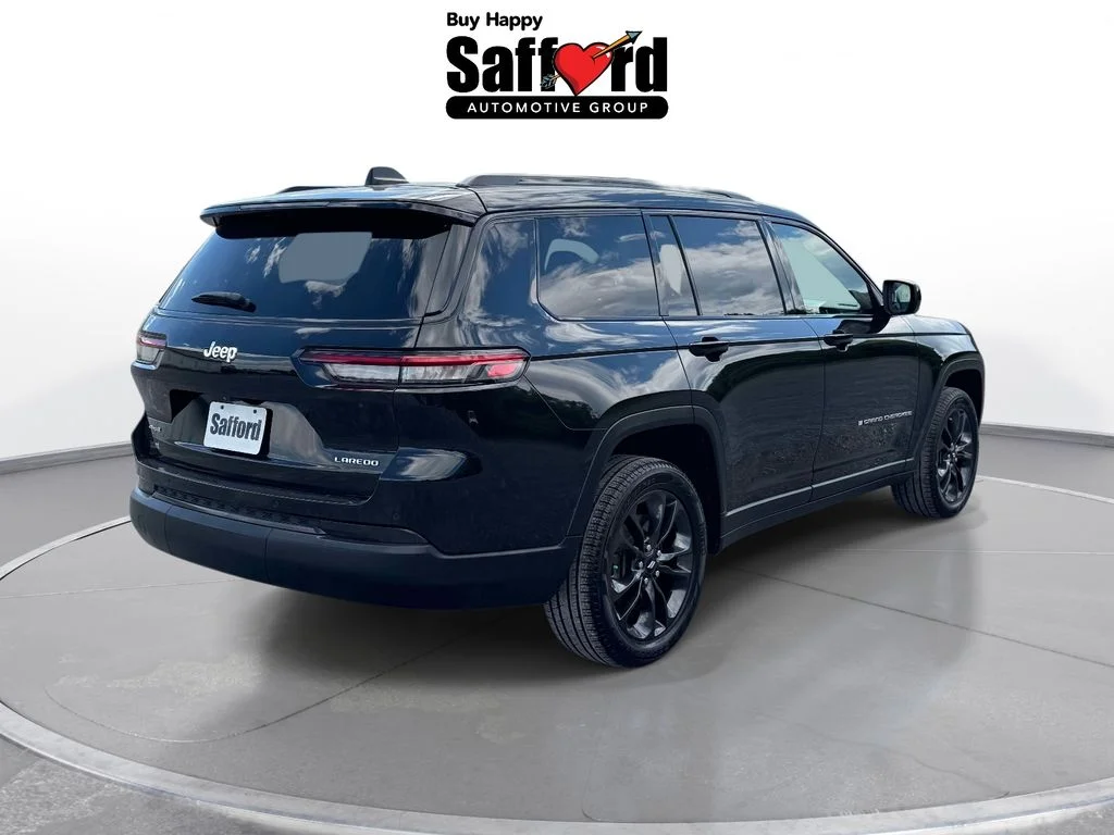 Used 2021 Black Jeep Laredo image 8