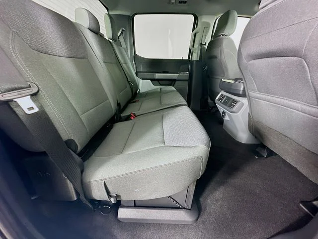 New 2026 Oxford White Ford XLT image 24