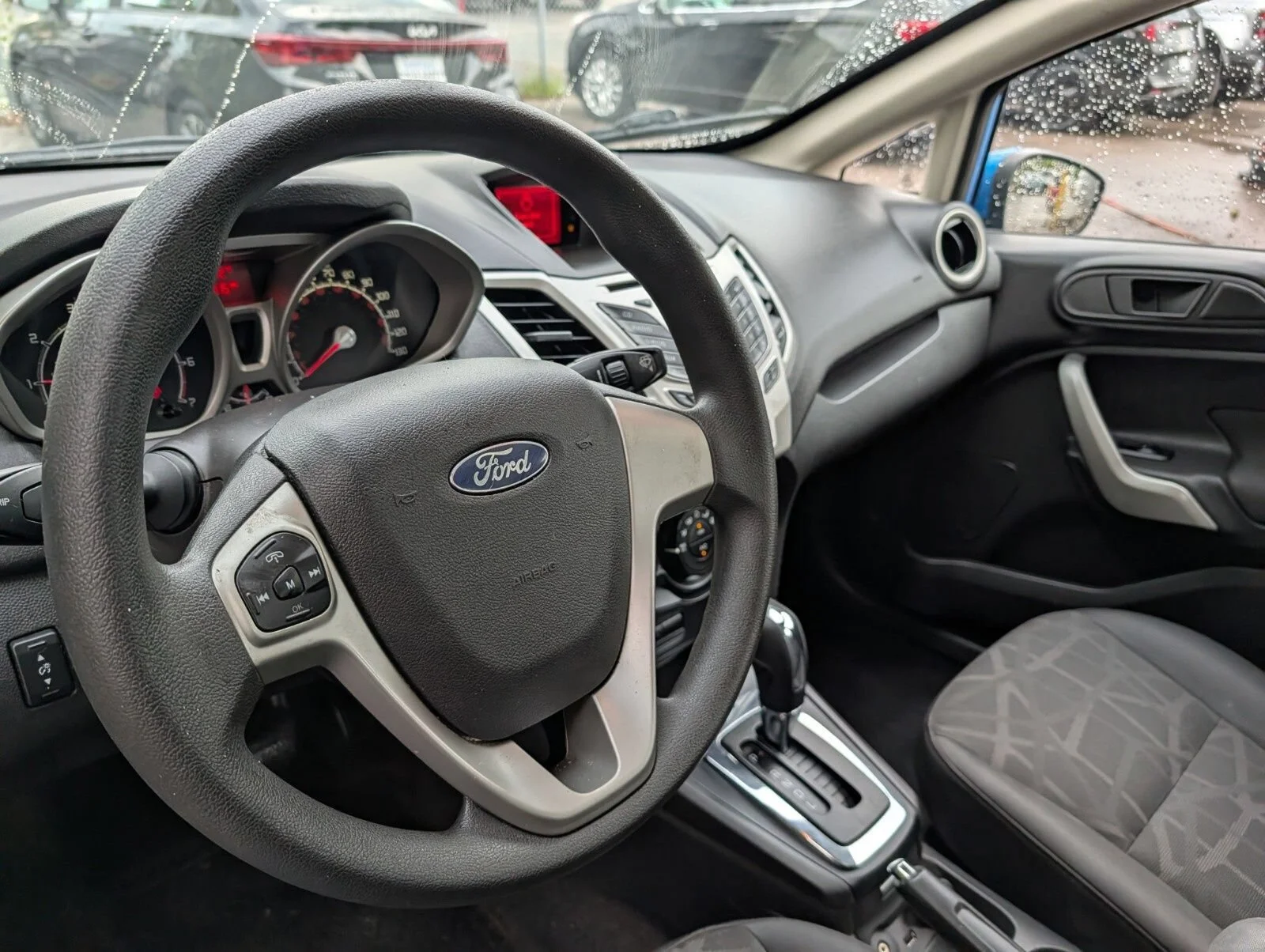Used 2012 Blue Ford SE image 22