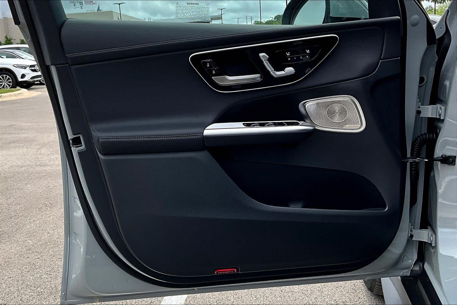 New 2026 MANUFAKTUR Alpine Grey Mercedes-Benz GLC 300 image 10