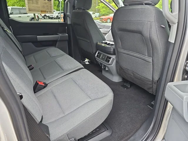Used 2025 Silver Ford XLT image 11