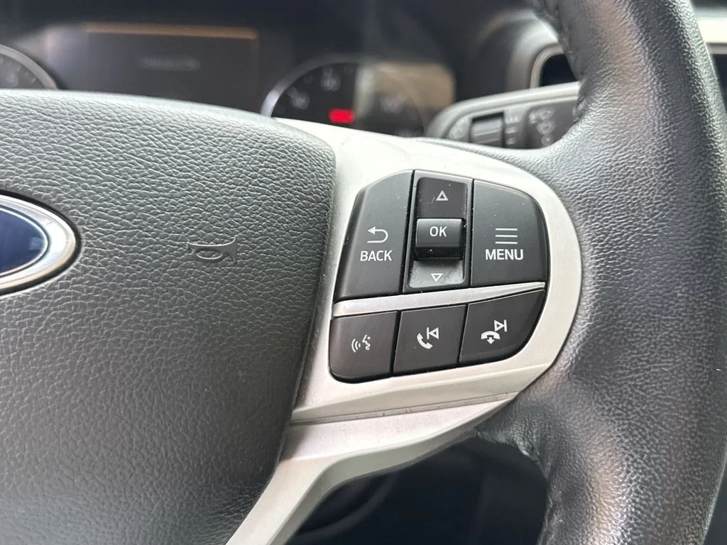 Used 2023 Agate Black Metallic Ford XLT image 25