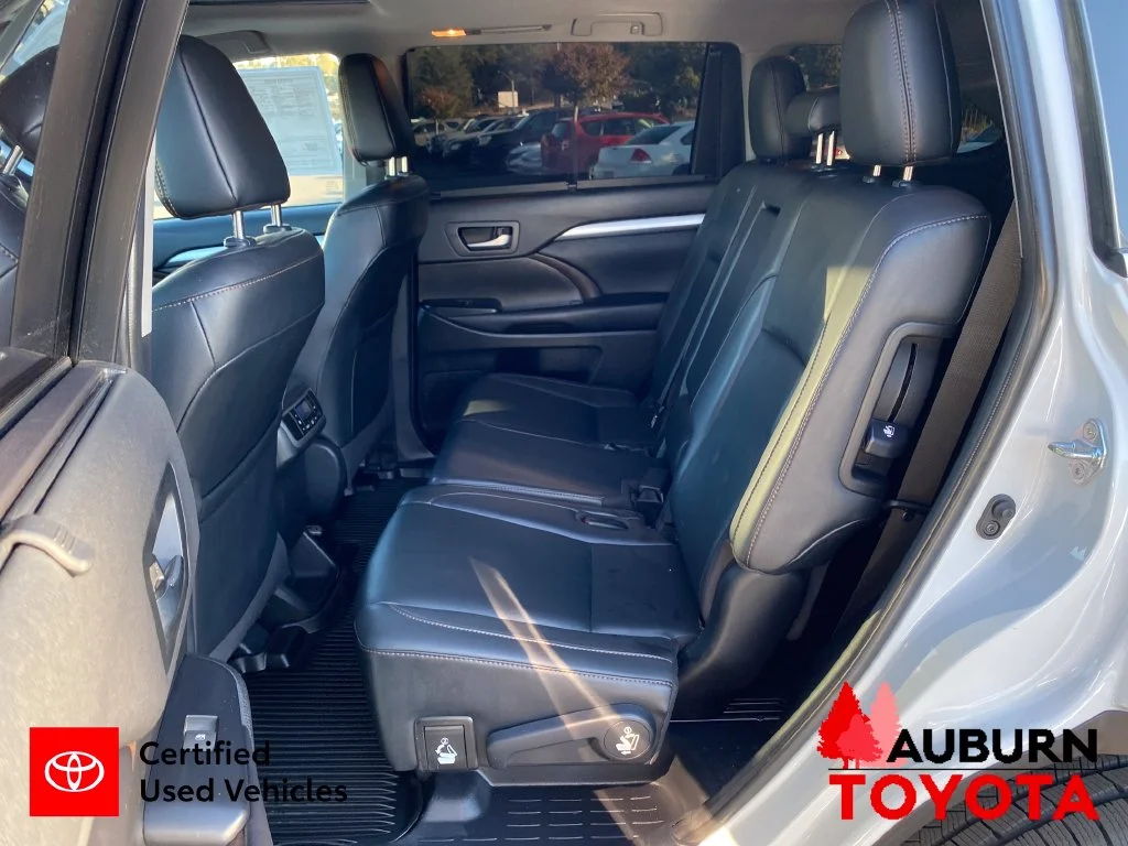 Certified Used 2019 Blizzard Pearl Toyota XLE image 19