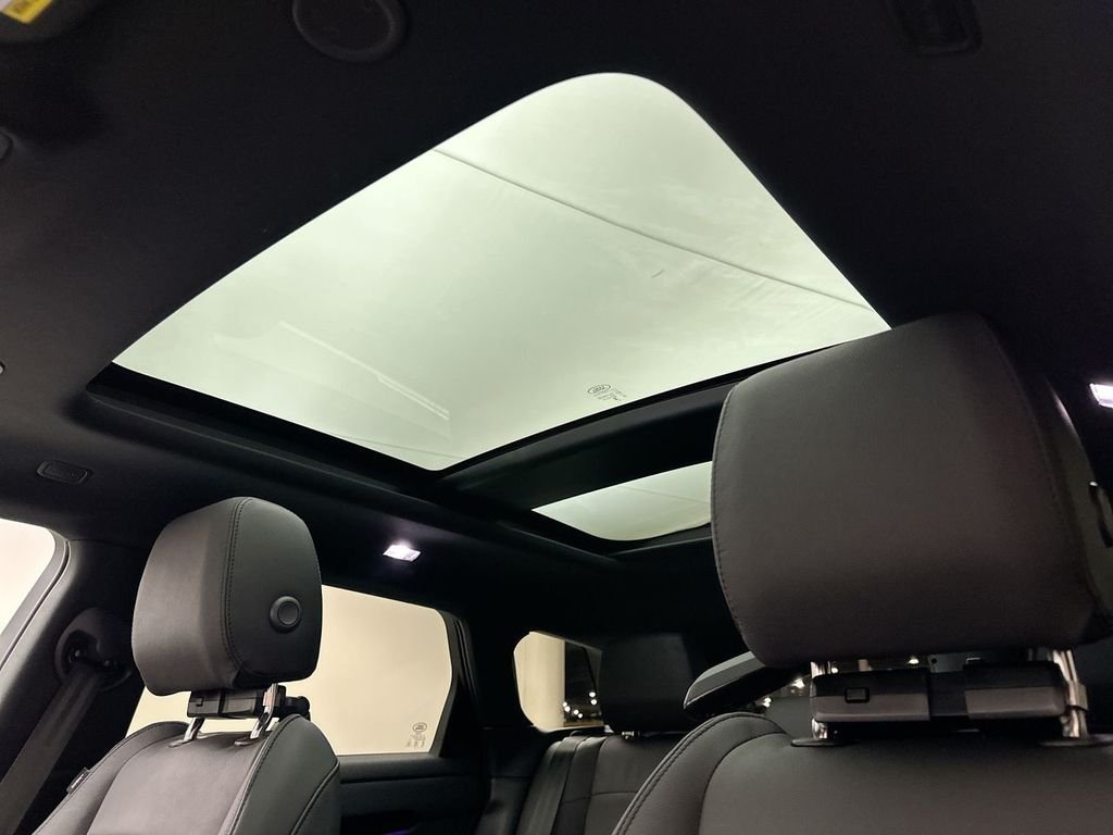 New 2026 Fuji White Land Rover S image 11