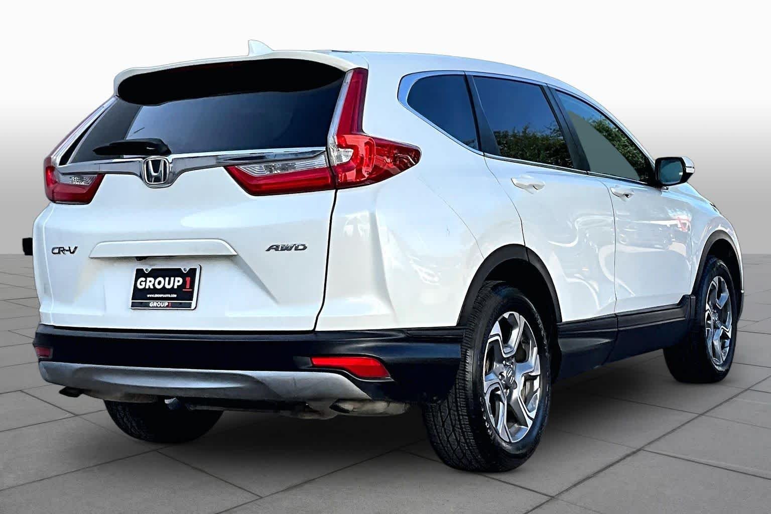Used 2018 White Diamond Pearl Honda EX image 13