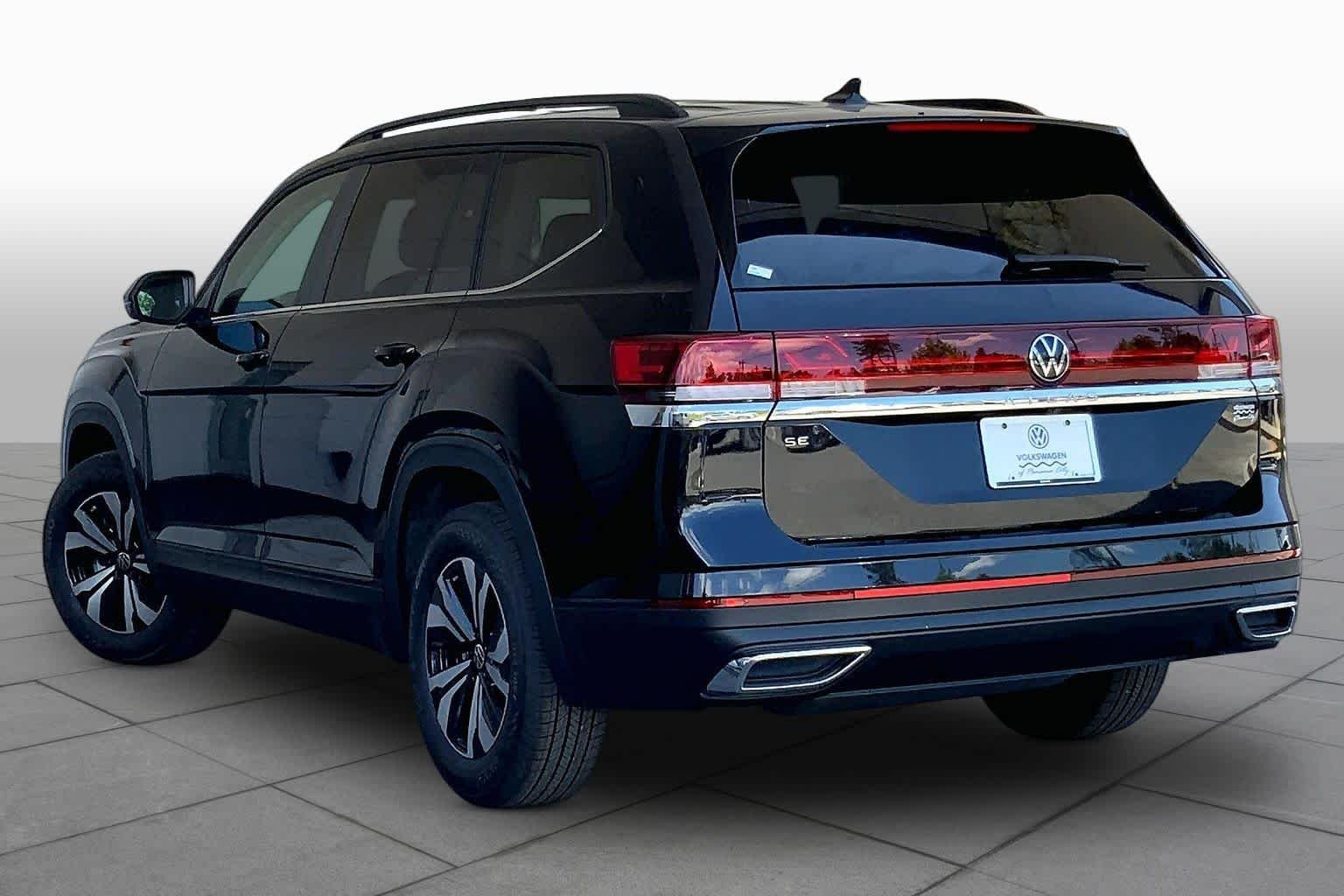 New 2026 Deep Black Pearl Volkswagen 2.0T SE image 12