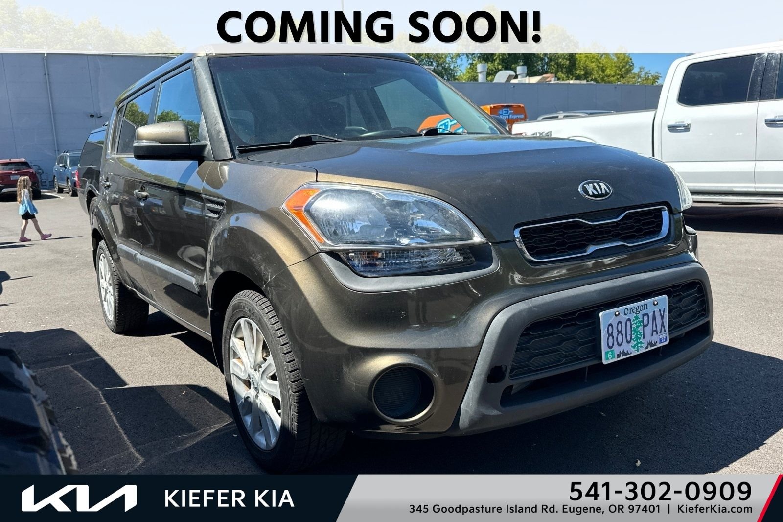 Used 2013 Green Kia Plus image 1