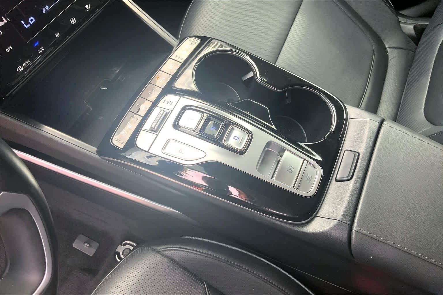 Certified Used 2022 Quartz White Hyundai Limited image 17