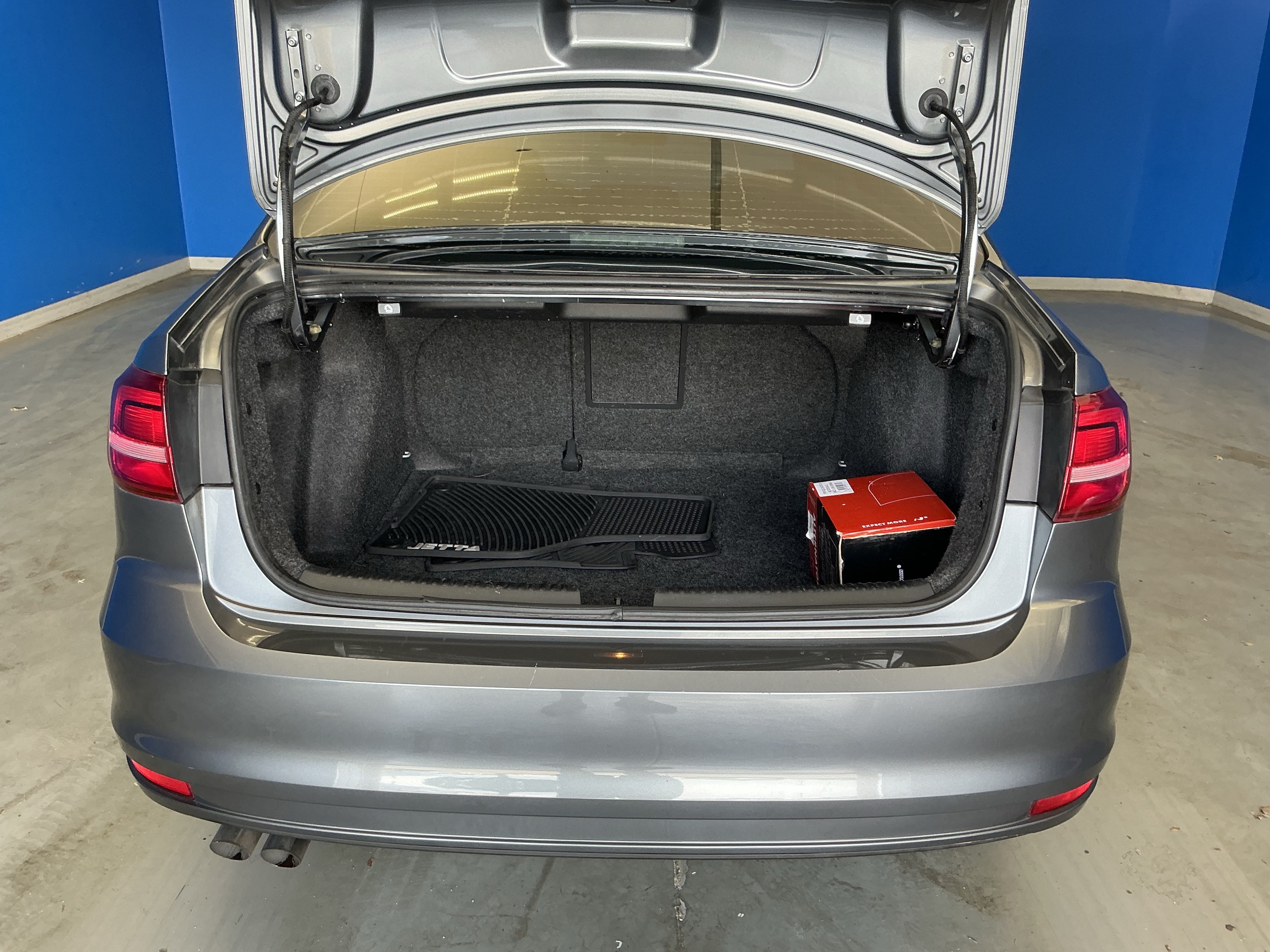Used 2015 Gray Volkswagen 2.0L TDI SEL image 26